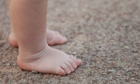 ΤΑ ΠΟΔΙΑ ΤΩΝ ΠΑΙΔΙΩΝ