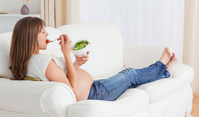 egymosini-kai-podi-e-podi-picture-01