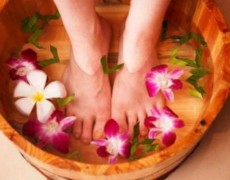 ΞΕΚΟΥΡΑΣΤΑ ΠΟΔΙΑ