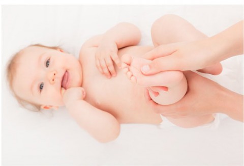 ΜΑΣΑΖ ΣΤΑ “ΜΙΚΡΟΣΚΟΠΙΚΑ” ΠΟΔΑΡΑΚΙΑ ΤΟΥ!