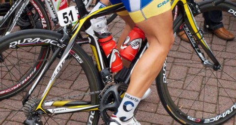 ΓΙΑΤΙ ΟΙ ΠΟΔΗΛΑΤΕΣ ΞΥΡΙΖΟΥΝ ΤΑ ΠΟΔΙΑ ΤΟΥΣ;