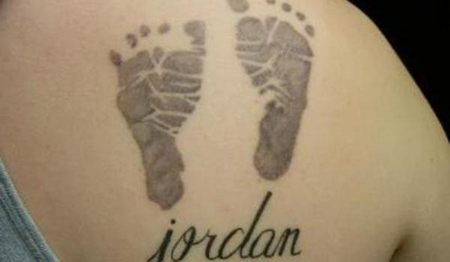 tattoo-me-ta-patousakia-tou-morou-sas-e-podi-picture-01