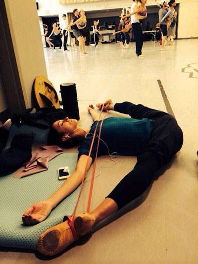 mpaleto-mia-texni-gia-dynates-gynaikes-e-podi-picture-03