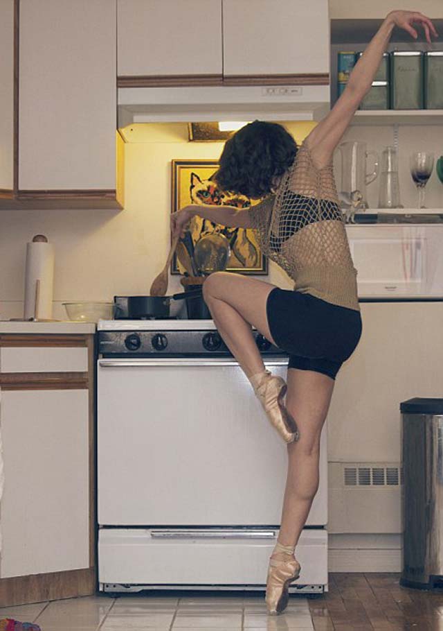 i-zoi-mias-mpalarinas-ektos-skinis-e-podi-picture-03