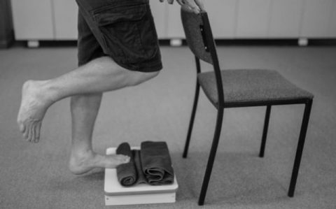 Πόνος στη φτέρνα: Κάντε αυτή την άσκηση