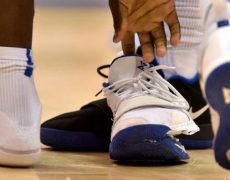 Πως ένα αριστερό παπούτσι μπάσκετ ταρακούνησε τη μετοχή της ΝΙΚΕ