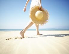 Περπατήστε ξυπόλητοι στην άμμο και θα δείτε αυτές τις αλλαγές στον οργανισμό σας